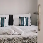 Sea Sailing Apartments